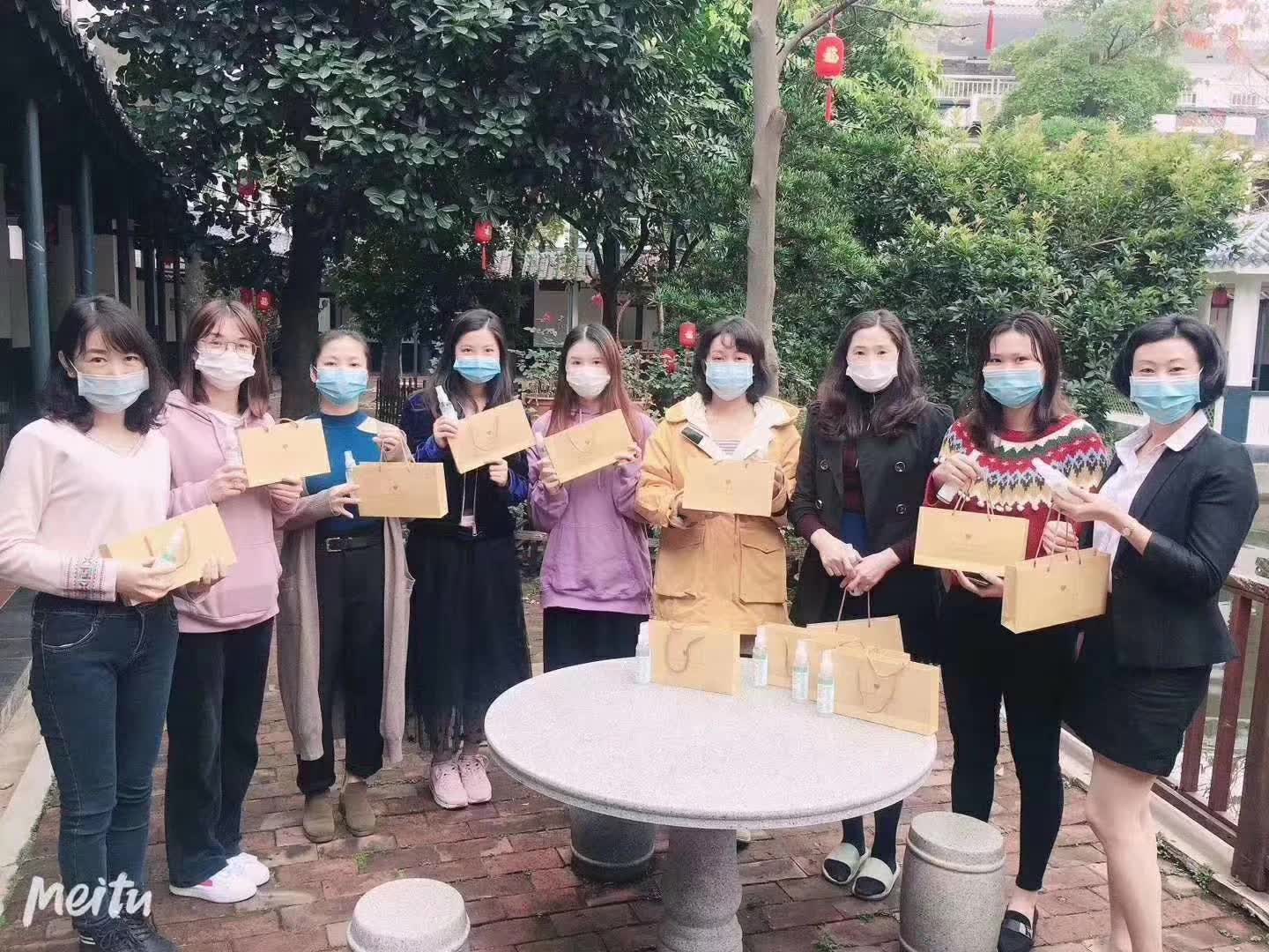 三八婦女節(jié) 美納為全體女職工發(fā)放溫馨福利！